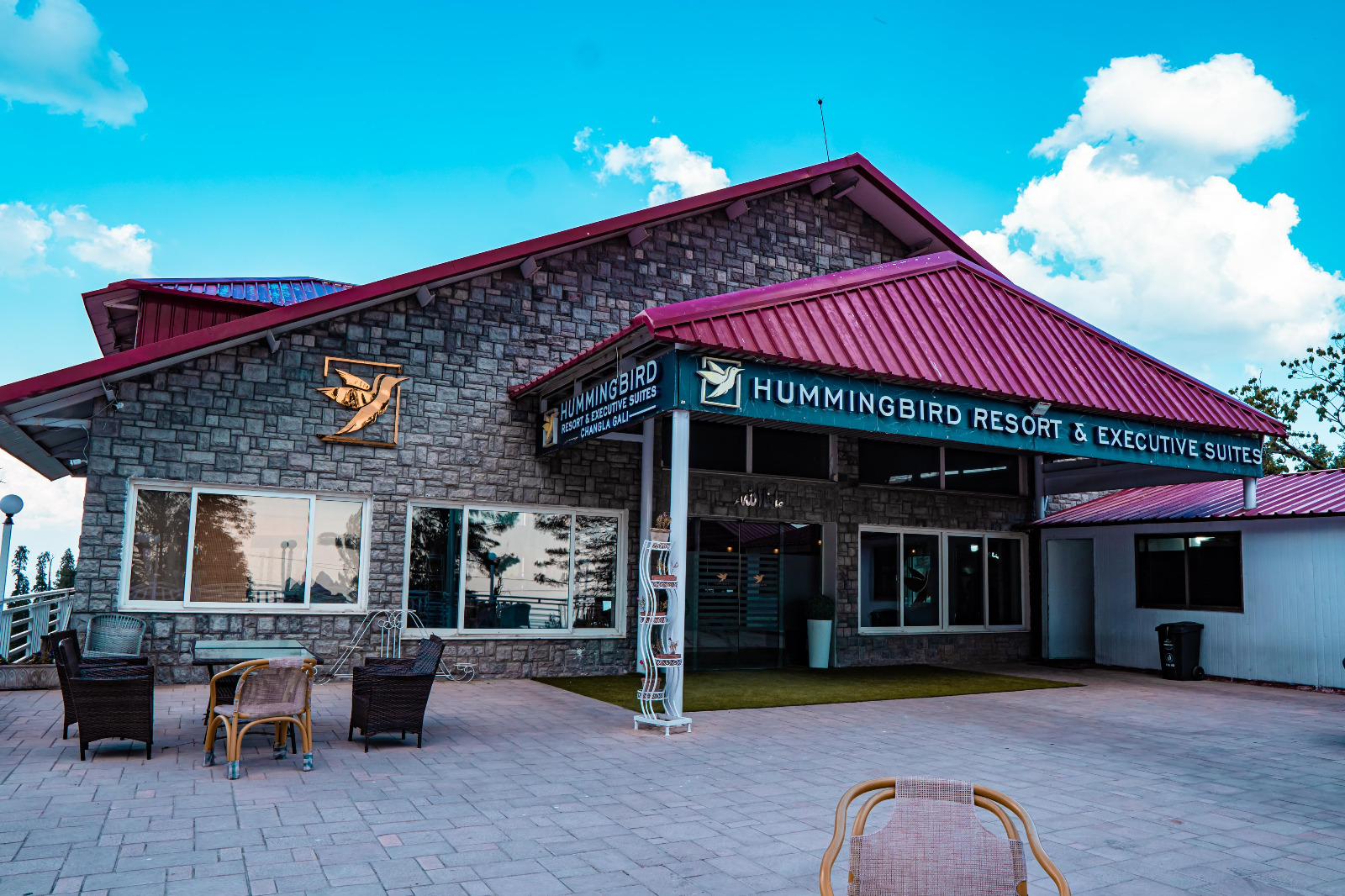 Hummingbird Resort & Executive Suites